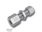 Screw-on bulkhead fitting